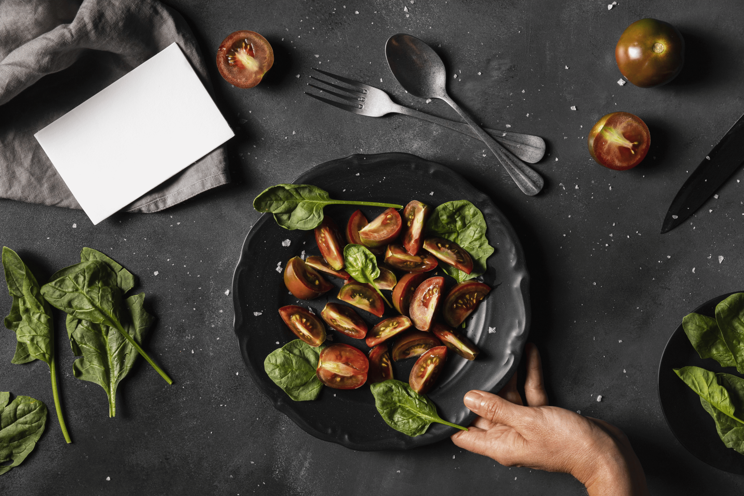 arrangement-salad-copy-space-card-top-view